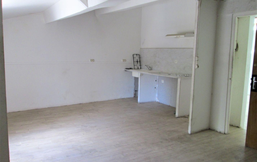 11-34 IMMOBILIER : Immeuble | OLONZAC (34210) | 192 m2 | 138 000 € 