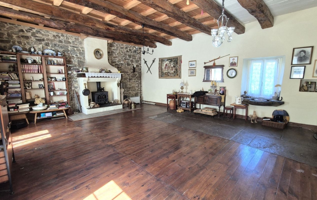 11-34 IMMOBILIER : Maison / Villa | CASSAGNOLES (34210) | 207 m2 | 219 000 € 
