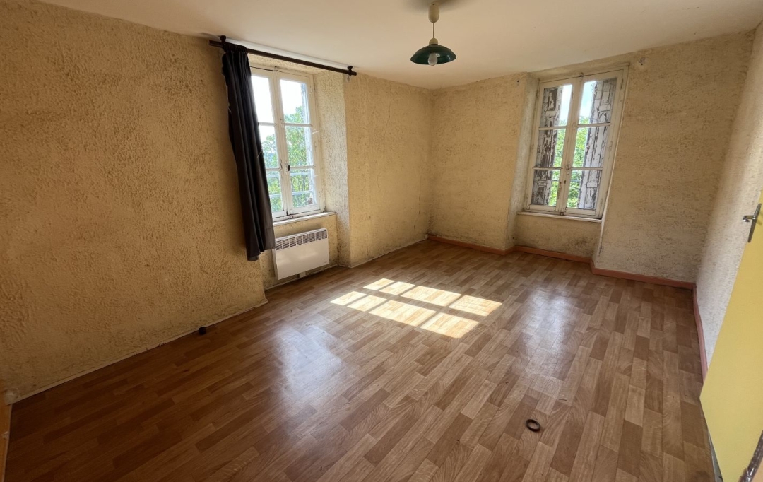 11-34 IMMOBILIER : Maison / Villa | CASSAGNOLES (34210) | 178 m2 | 107 000 € 