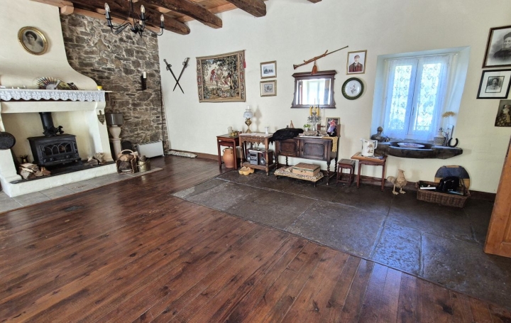 Maison   CASSAGNOLES  207 m2 179 000 € 